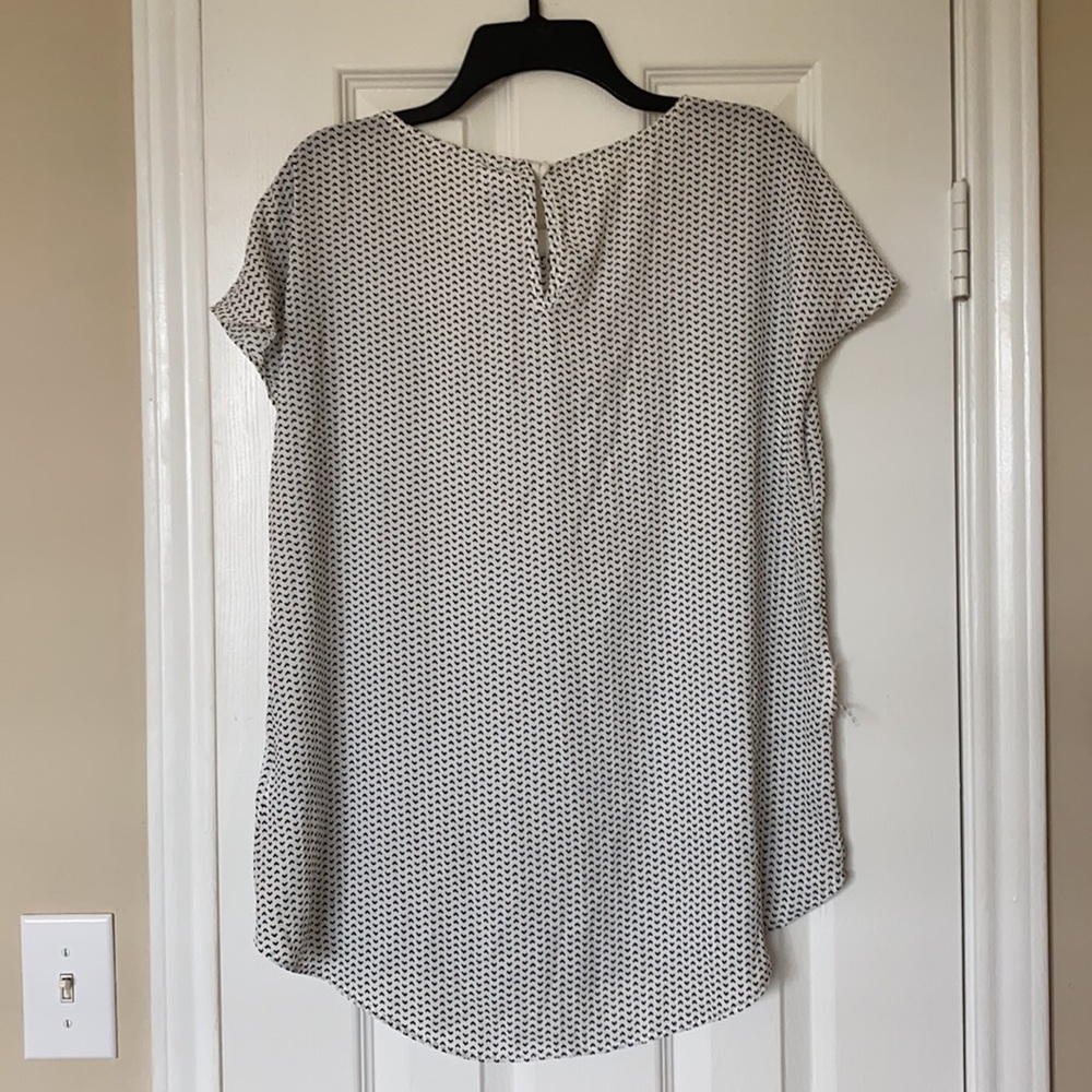 Pleione Printed Cap Sleeve High/Low Top - Picture 5 of 5